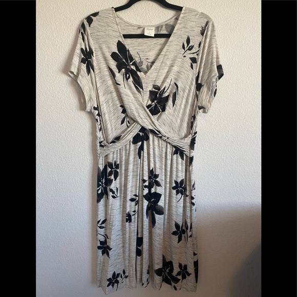 SOMA Womens Dress Size L Short Sleeve Soft V Neck Pockets Floral Comfy - Picture 2 of 13